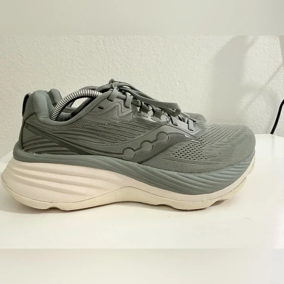 Saucony Hurricane 24 Women's Gray Athletic Running Shoes with Gum Sole - Picture 2 of 11